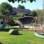 Hotel- & Kapitaens-haeuser 3* Breege