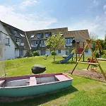 Kompleks wypoczynkowy Hotel- & Kapitaens-haeuser Breege