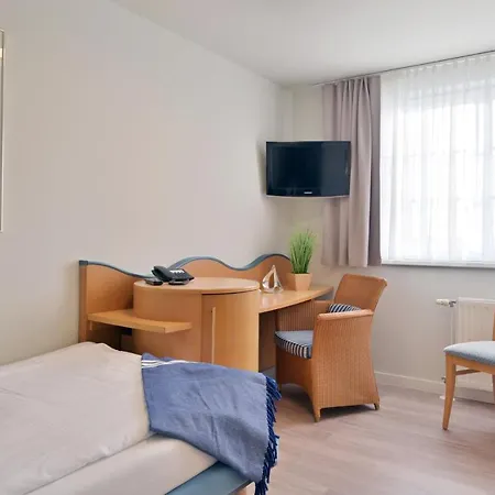 Hotel- & Kapitaens-haeuser 3* 브리게