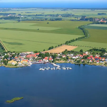 Hotel-&ferienanlage Kapitäns-häuser 3*