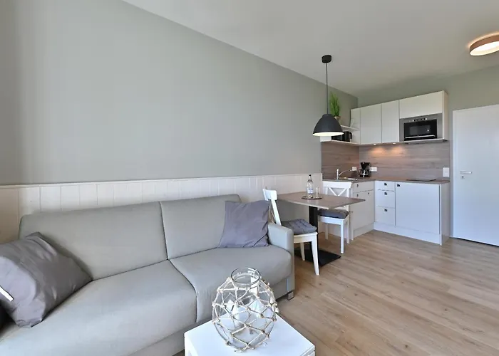 Hotel- & Kapitaens-haeuser Breege